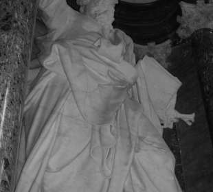 La statua nella basilica