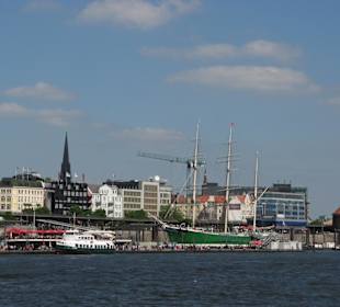 Hamburger Hafen und Fähren!