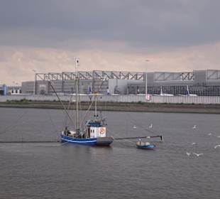 Krabbenfischer vor dem Airbusgelände