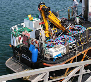 Versorgungsschiff im Südhafen