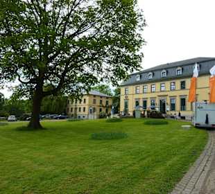 Landpartie Springer Schloss