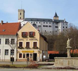 Náměstí a hrad 