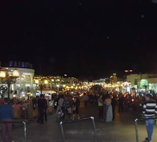 Vergnügungsstrasse N´aama Bay