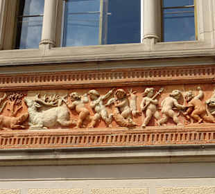 Ehemaliges Jagdmuseum neben der Sammlung