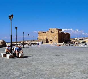 Paphos Hafen mit Burg
