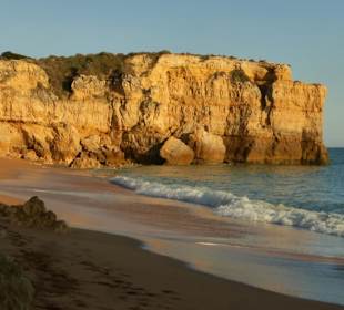 Praia da Coelha – kleiner Strand in schöner Bucht