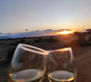 Ein Gläschen Wein zum Sonnenuntergang