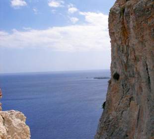 Blick von der Festung auf die Felsen