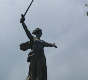 Главный монумент  Мамаева Кургана