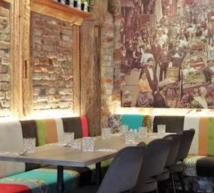 Blick in die Gasträume des Little Italy