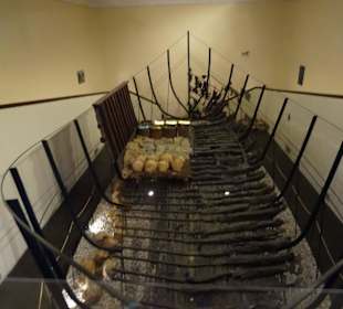 Altes Boot ausgestellt