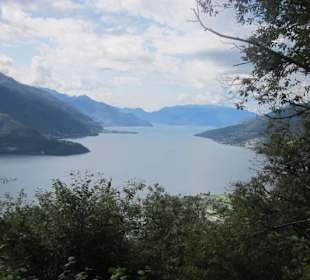 Weiler Naro Blick auf den See