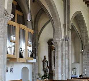 Orgel im Seitenschiff