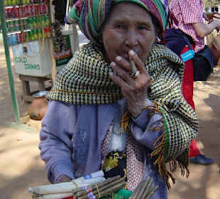 Zigaretten Verkäuferin