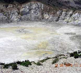 Stinkender Vulkankrater