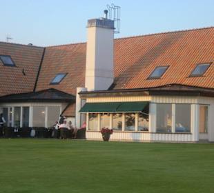 Blick auf die Clubhaus Terrasse