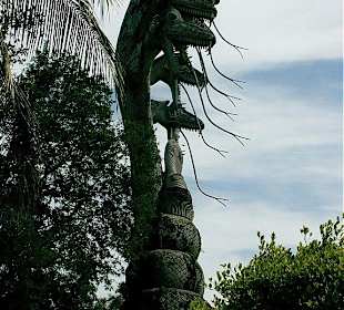 Sala Kheo Kou - Wat Khaek