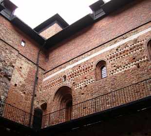 Innenhof der Burg Häme