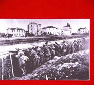 Infotafeln vor und nach dem Krieg Schauplätze