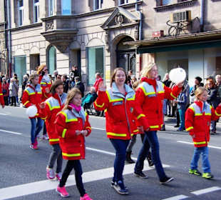 BRK Fürth Fußgrp.3 Festwagen Früher und Heute
