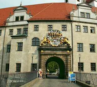 Eingangstor zum Schloss