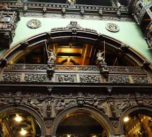 Prunkvolle Inneneinrichtung Schloss Peleș.