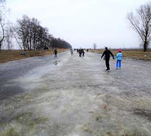 Impressionen vom Eislaufen an der Semkenfahrt