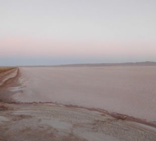 Sonnenaufgang in Salzsee