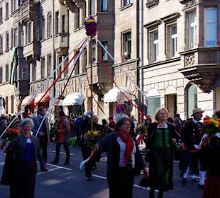 ARGE Fränk.Volksmusik mit Bänderbaum
