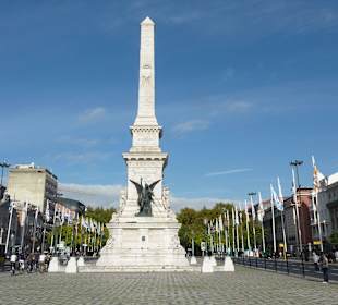 Praça d. Restauradores+Restaurationskriegesdenkmal