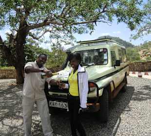 Sekt zum Ende der Safari
