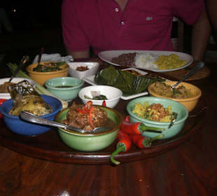 Reistafel im Restaurant Bumbu Bali