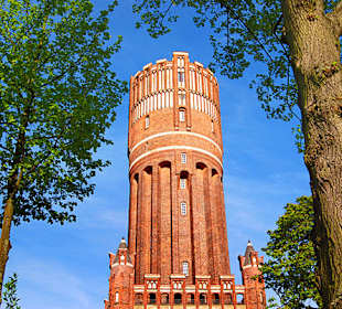 Vom Wasserturm kann man aus 56m Höhe weit schauen