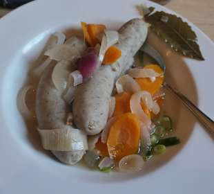 Zum Schwanen: Blaue (Saure) Zipfel zum Mittagessen