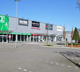 Rundgang durch das Outlet Center Ochtum Park