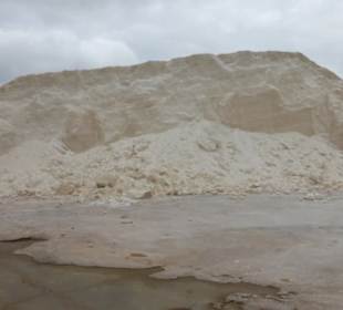 Salzhalde bei den Salinen von Faro