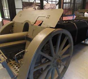 Auf dem Gelände des Militärmuseums Lesany