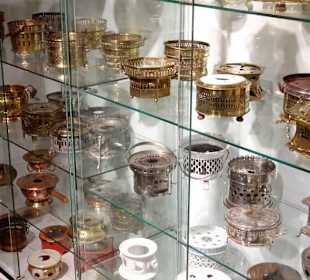 Stövchensammlung im Bünting Teemuseum