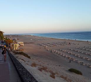 Blick von der Promenade zum Strand