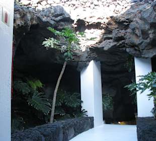 Eingang vom Jameo zu einer Lavablase