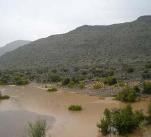 Die Straße nach 2 Stunden Regen
