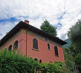 Alte Villen oben am Rand bemalt 