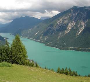 Blick von der Karwendelbahn in Pertisau
