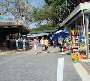 Ladenstrasse bei Tropic Hotel noch im Umbau