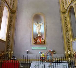 In der Kirche an den Seiten