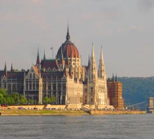 Parlament am Donauufer