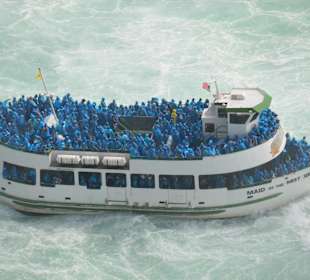 Mit der "Maid of the Mist" in die Niagara Fälle