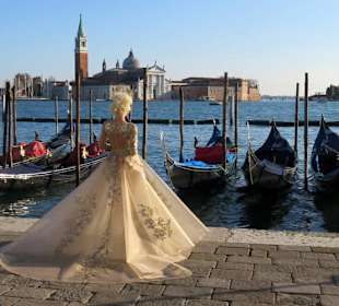 Mode mit Blick auf San Giorgio