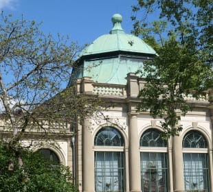 Luitpoldbad: heute Behördenzentrum