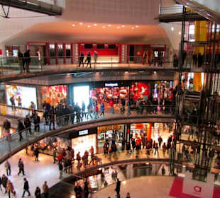 Interior del centro comercial